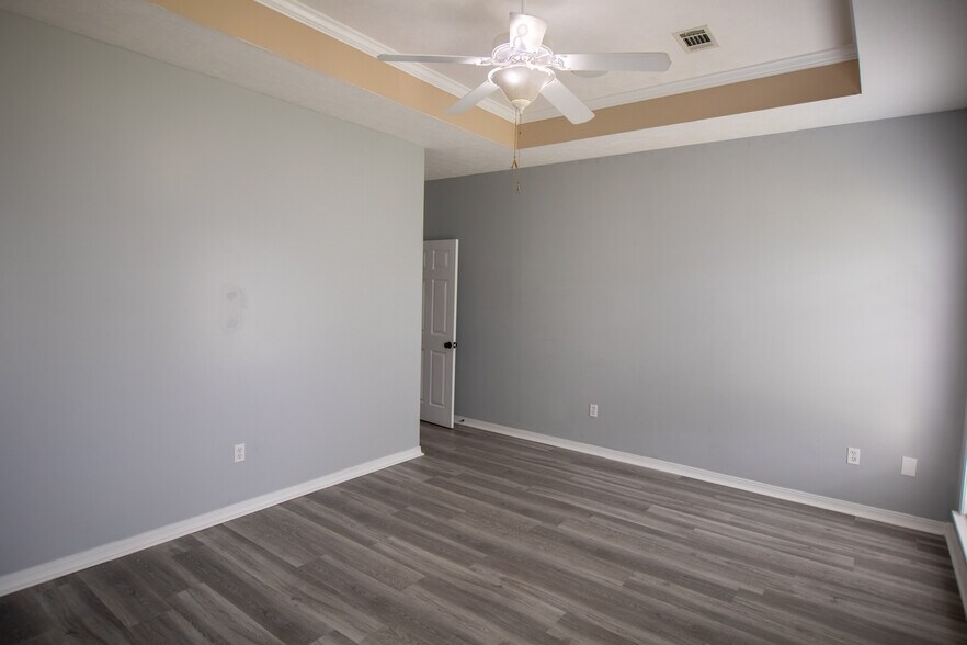 Master Bedroom - 106 Hanover Cove