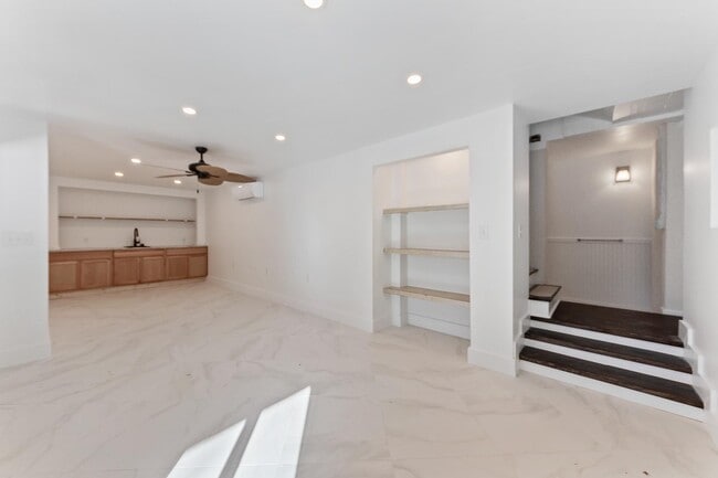 Building Photo - 1353 Black River Dr