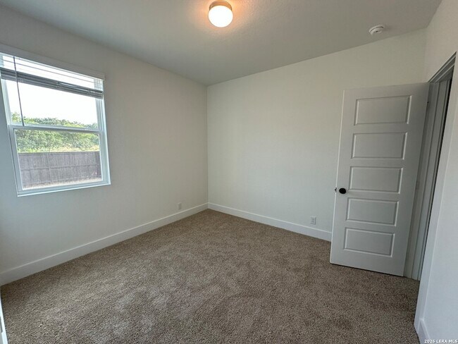 Building Photo - 20675 Huebner Rd