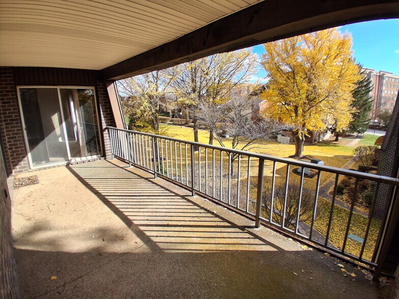 Balcony - 5 Stonehenge Cir