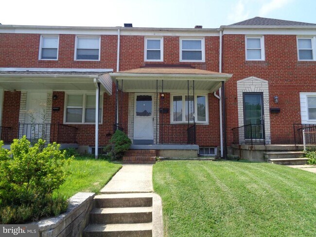Building Photo - 2245 Graythorn Rd