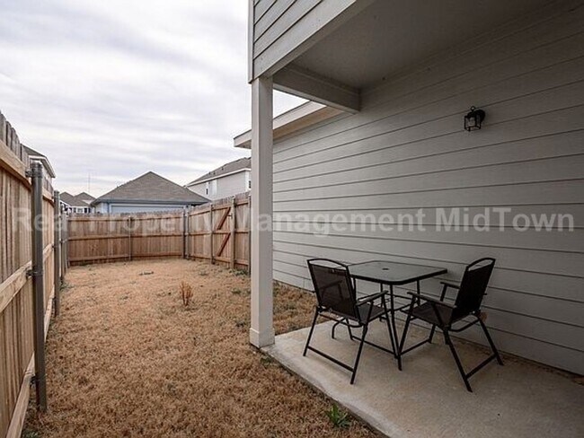 Building Photo - 5632 Shore Point Trl