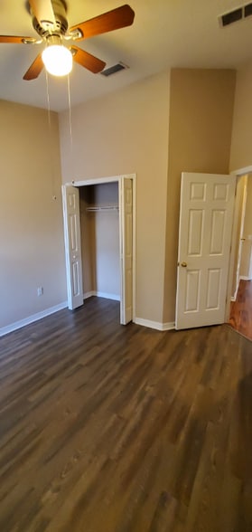 Building Photo - 8770 Christie Dr