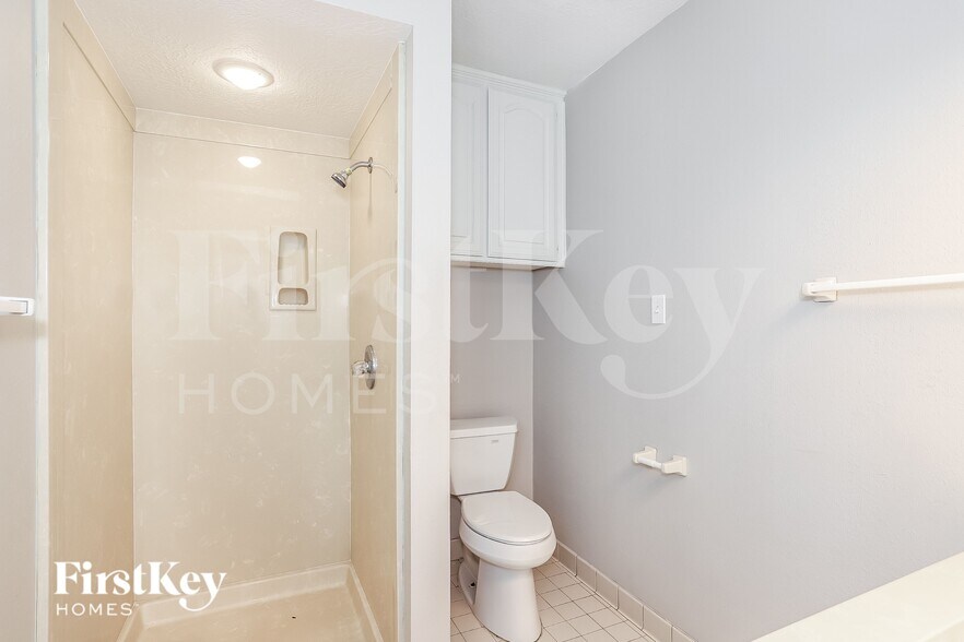 Building Photo - 14042 Hunters Glen
