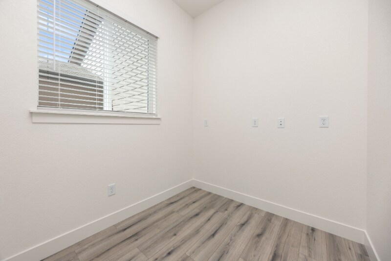 Building Photo - 5069 McKinnon Ct