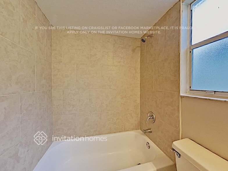Building Photo - 1009 Brielle Ave