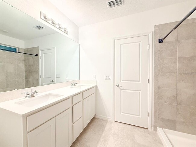 Building Photo - 580 Pine Tree Blvd