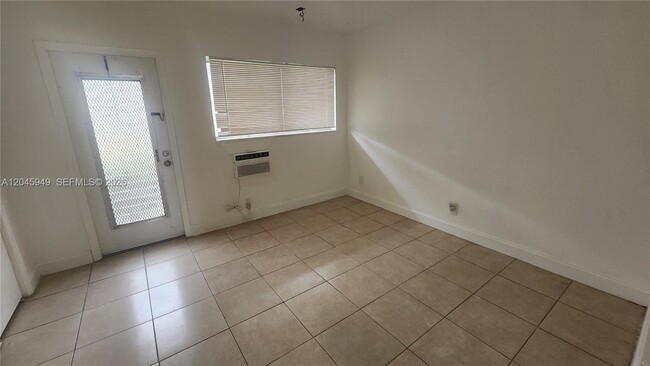 Building Photo - 280 SW 11th Ave