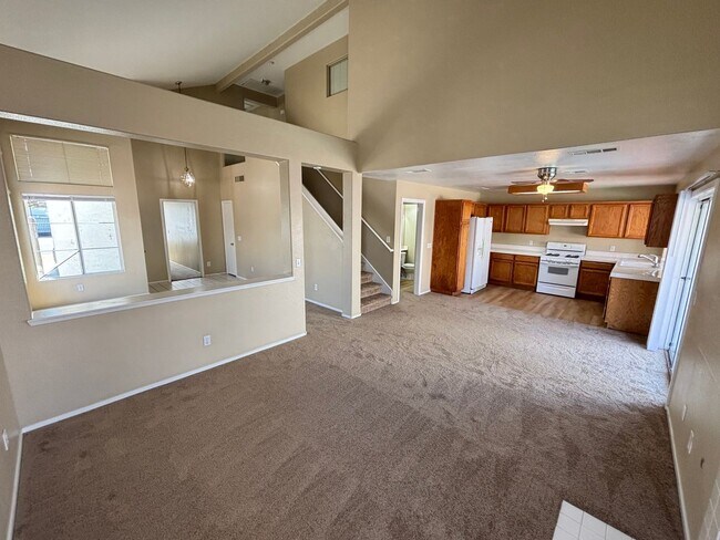 Building Photo - Gorgeous 4Bed/2Bath Home located in Sunris...