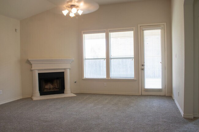 Building Photo - SUNDOWN RANCH-DENTON