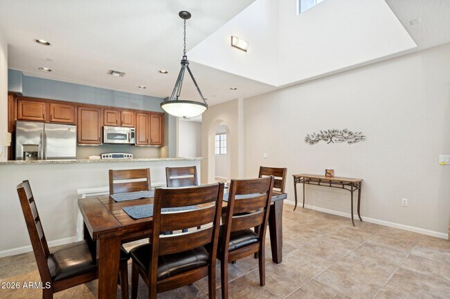 Building Photo - 3935 E Rough Rider Rd