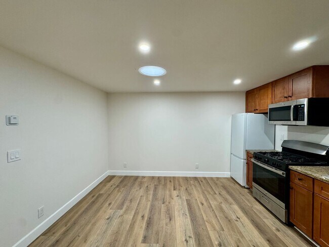 Building Photo - 310 Hansbery Way