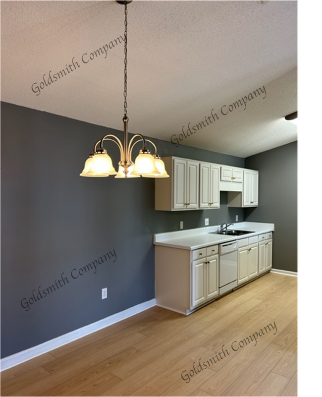 Building Photo - 605 Pelham Square Way