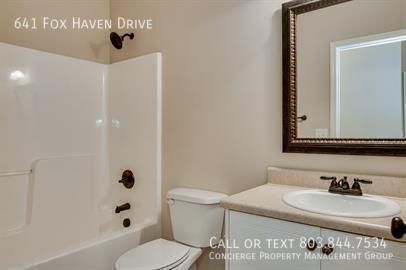 Building Photo - 641 Fox Haven Dr