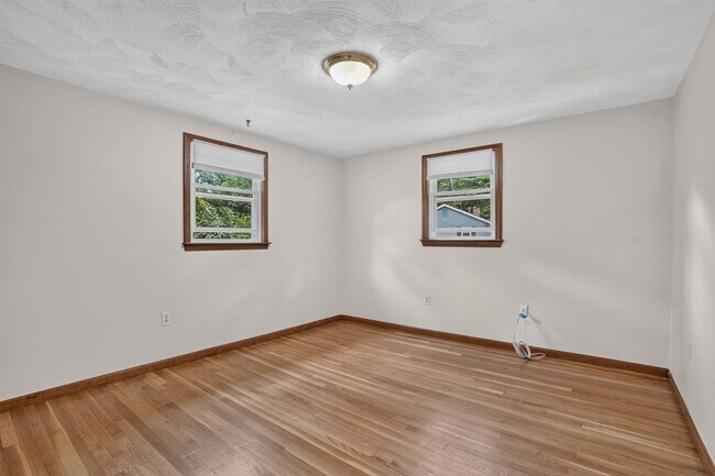 Building Photo - 375 Kendall Rd