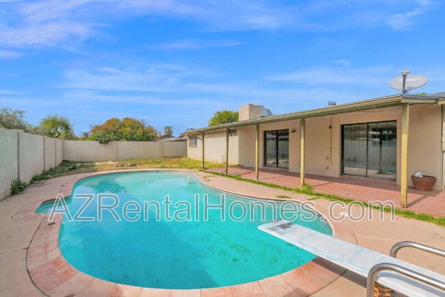 Building Photo - 1891 E Dunbar Dr