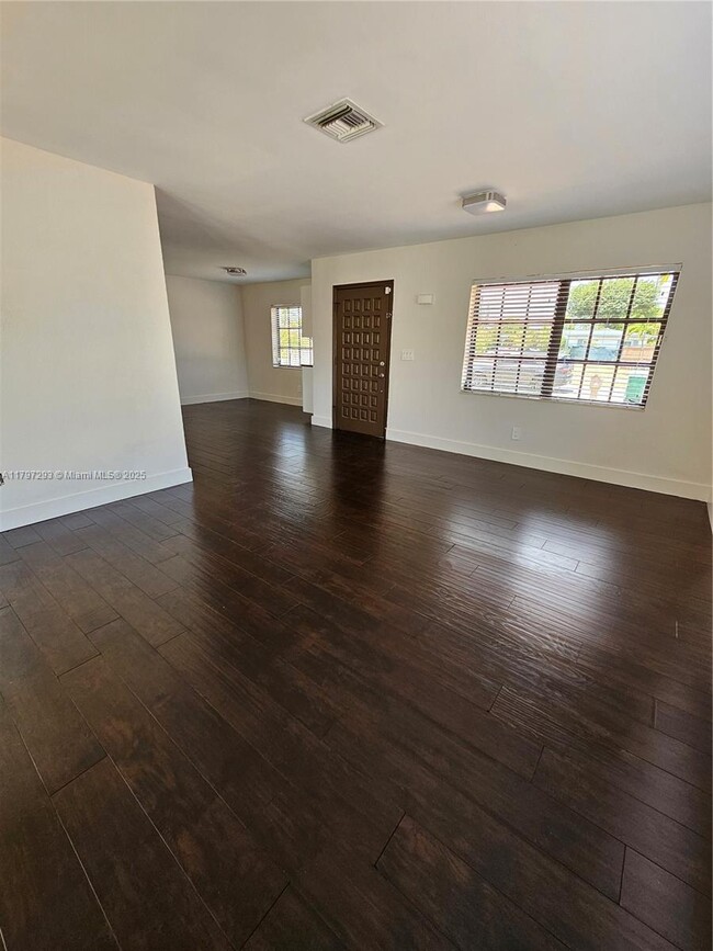 Building Photo - 16321 SW 96th Ave