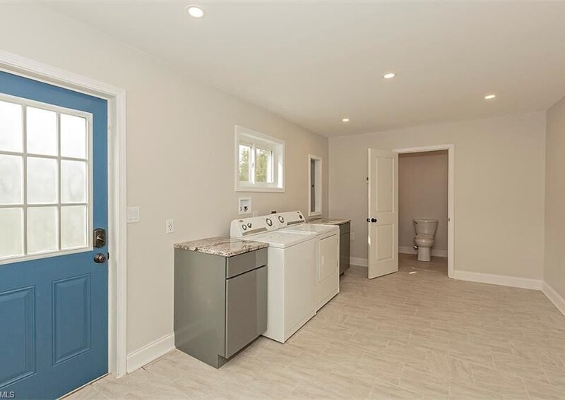 Building Photo - 10693 Beechwood Dr