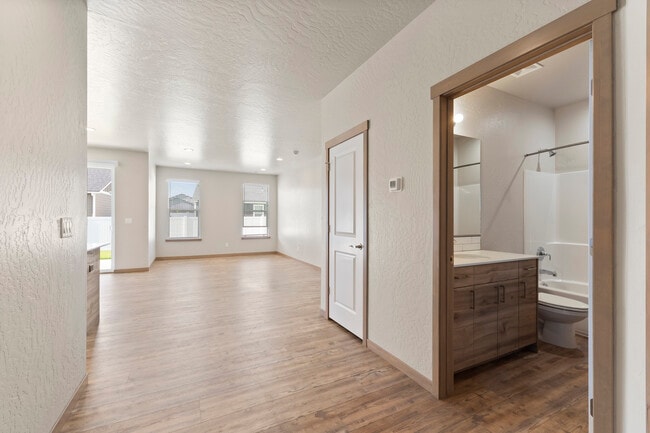 Building Photo - Thayer Cottages