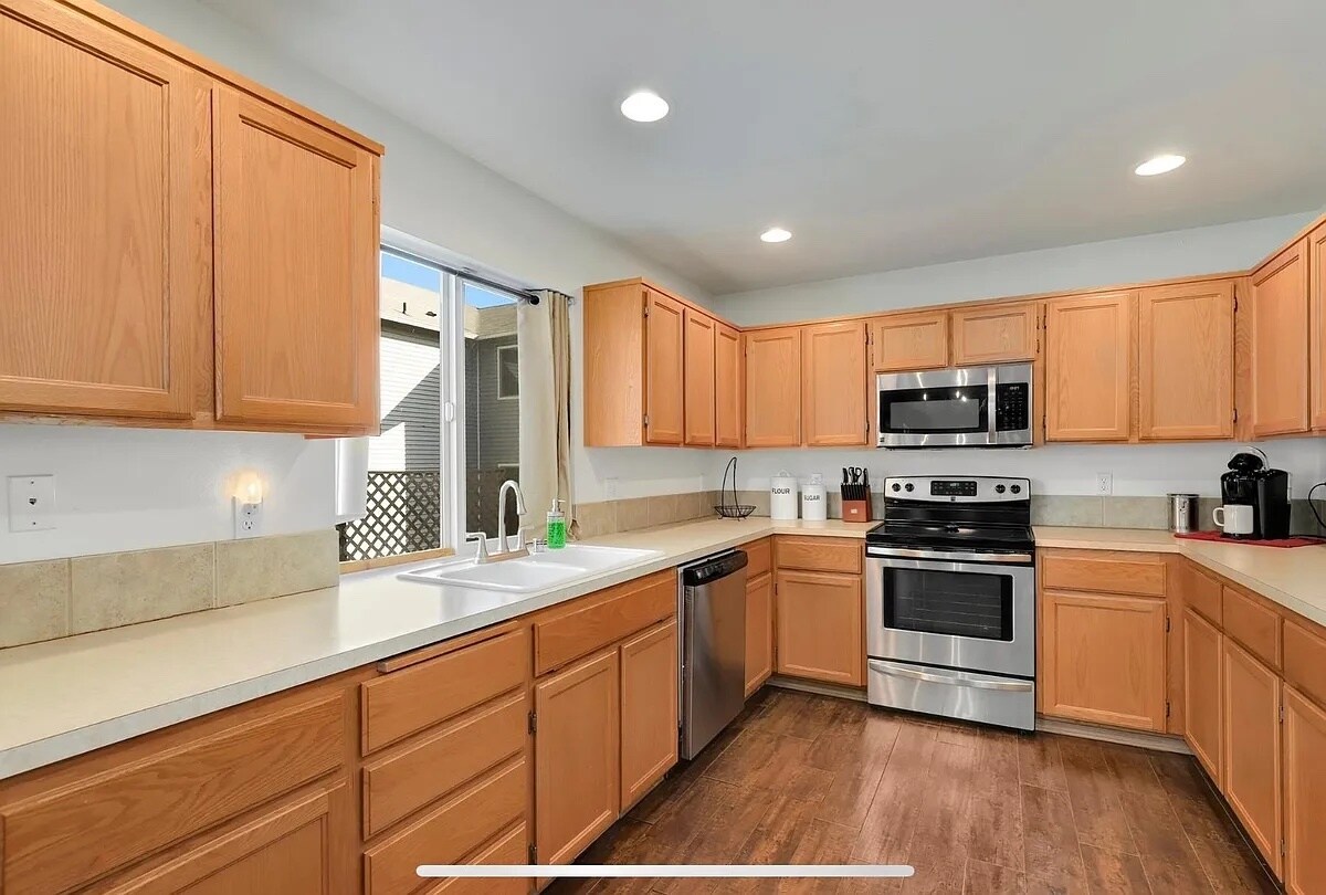 Building Photo - 1115 181st Street Ct E