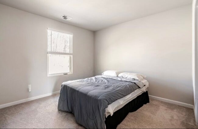 Building Photo - 43 L Gurley Ln