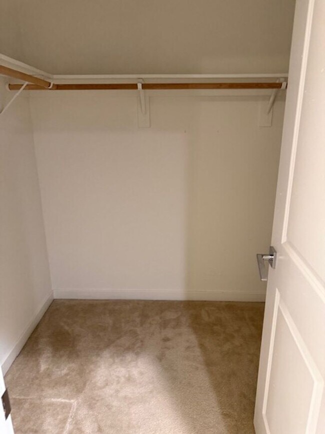 Building Photo - Home located in desirable Entrada Community!
