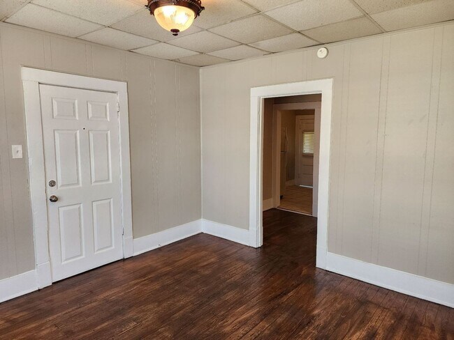Building Photo - 632 Rigsby Ave