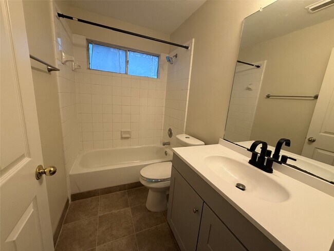 Building Photo - 12919 Deer Cove Ln