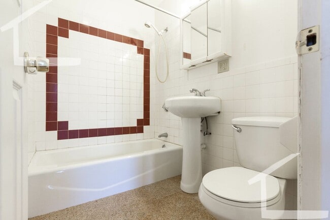 Building Photo - Conveniently Located, Spacious Apt w Ht & HW Inc.  Near B and C lines!