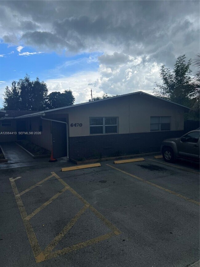 Building Photo - 6470 NW 20th Ct