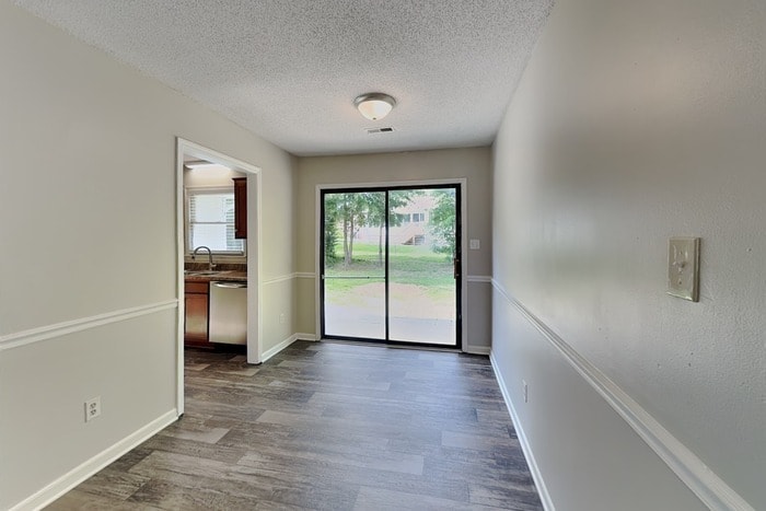 Building Photo - 2215 Medlin Ct