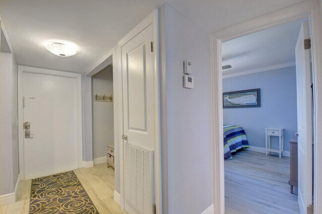 Building Photo - 650 Snug Harbor Dr