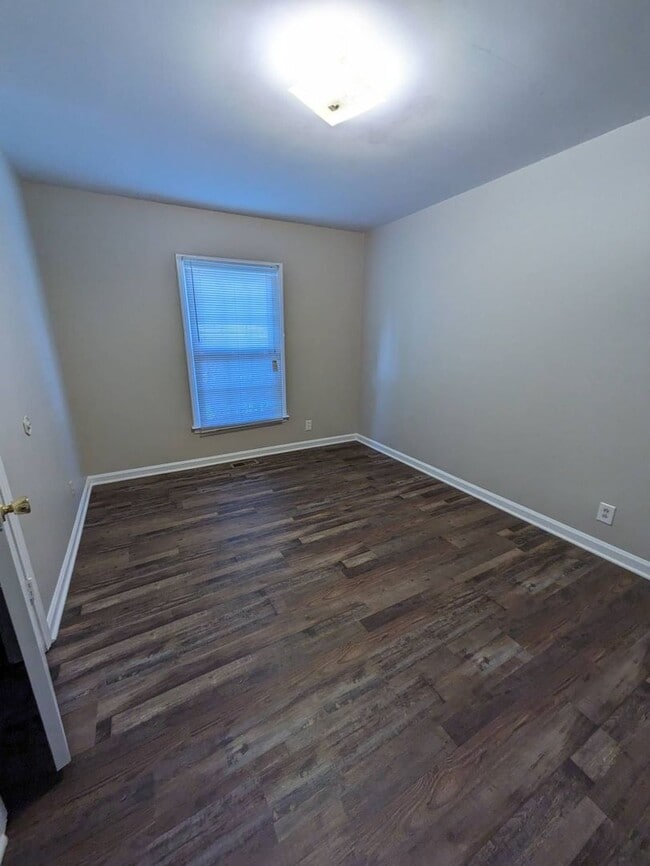 Building Photo - 4 Bedroom Pet Friendly Home For Rent With ...