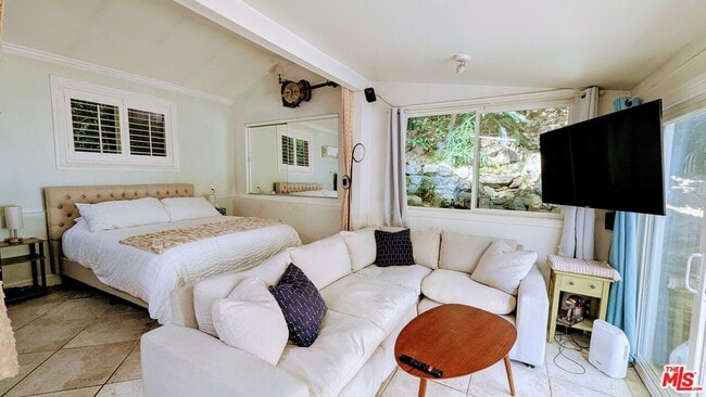 Building Photo - 1927 N Beverly Glen Blvd