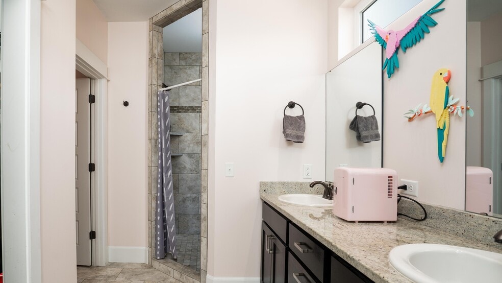 Primary Bath - 2421 Lasso Ave