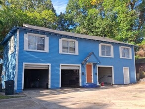 Building Photo - 117 1/2 B Lister St