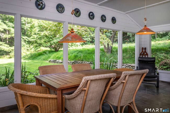Building Photo - 29 Holiday Point Rd