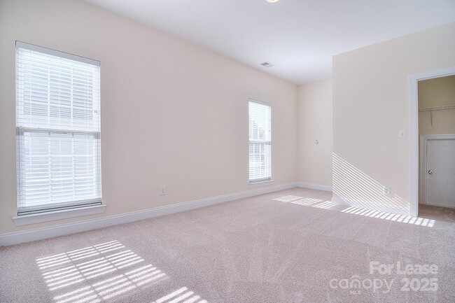 Building Photo - 5111 Alysheba Dr