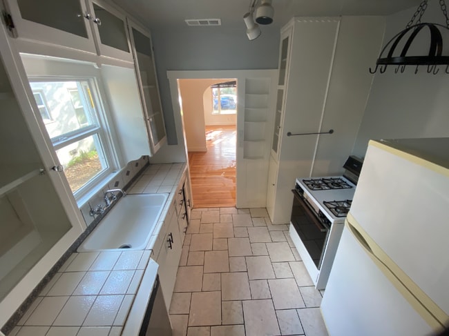 Building Photo - 4533 D St