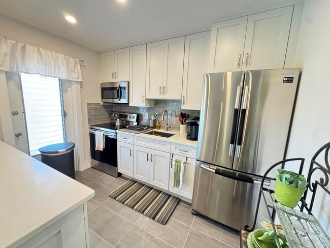 Building Photo - 5505 N Ocean Blvd