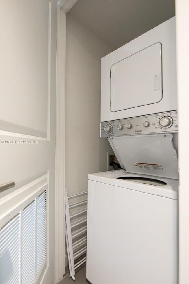 Building Photo - 1600 NE 1st Ave