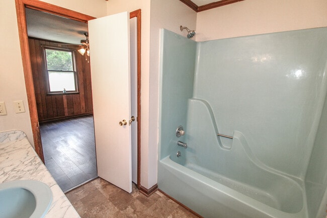 Building Photo - 6228 Rocky Ford Rd