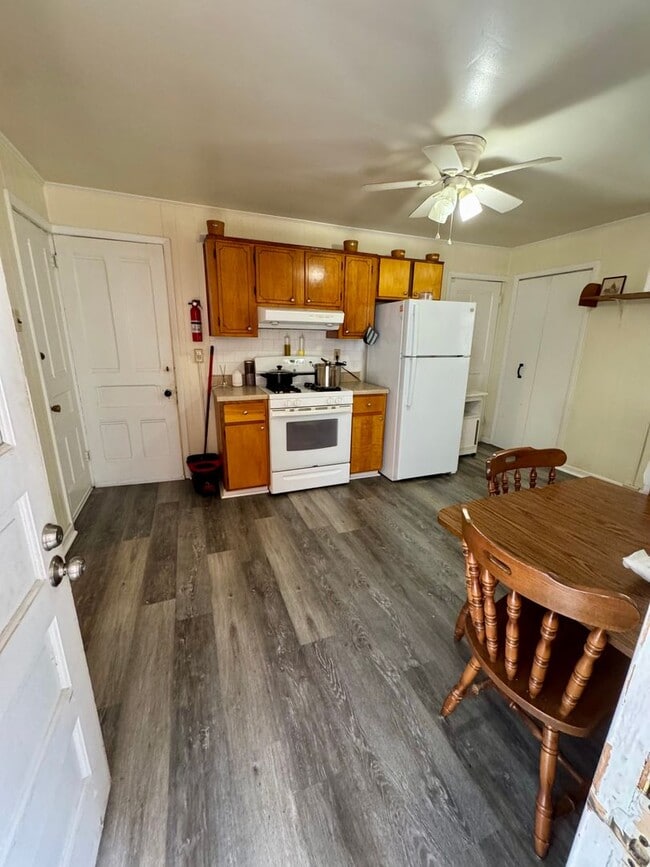 Building Photo - 1509 Hatteras St