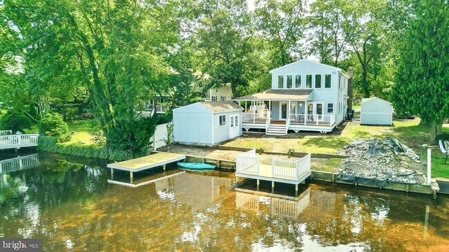 Building Photo - 3614 Lakeside Dr