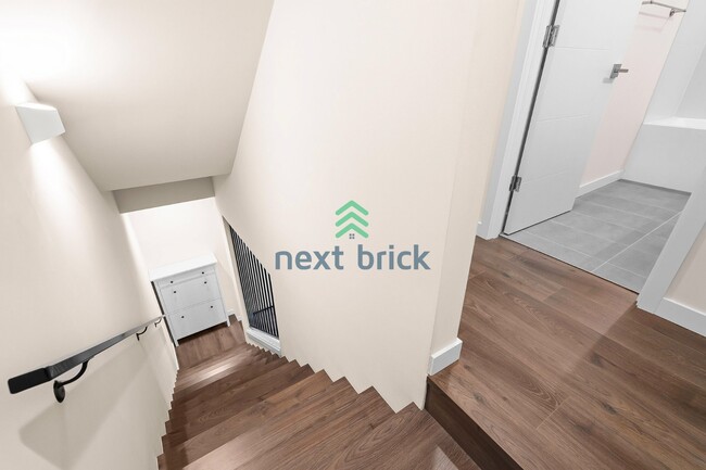 Building Photo - 2 Bed 2 Bath Single-family House Available for Rent!