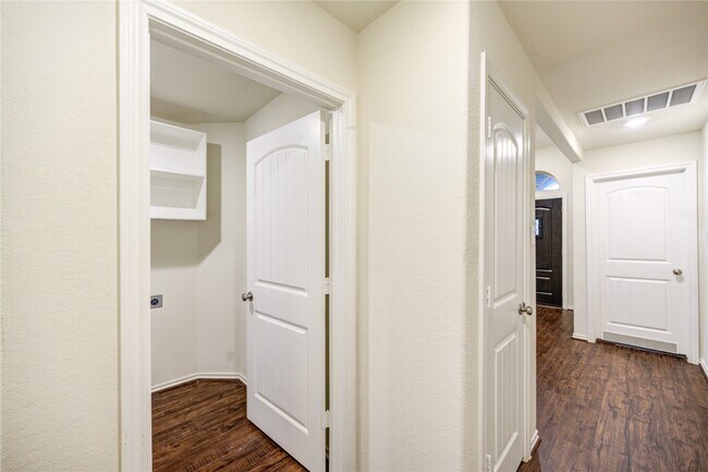 Building Photo - 18907 Via Flora Dr