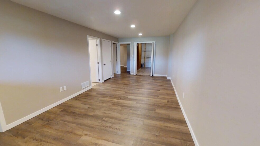 Building Photo - 3035 Parkwild Dr