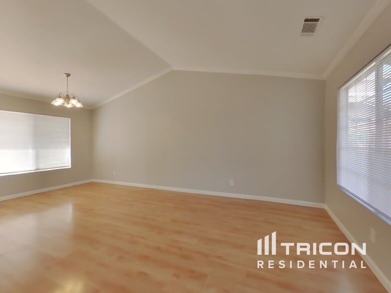 Building Photo - 9027 Warm Springs Cir