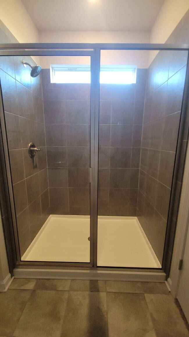 Building Photo - $500 off one month!!!  Call for details. Section 8 Welcome!!!  "Charming 3-Bed Oasis with Granite...