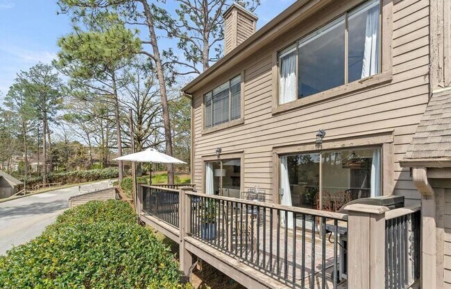 Building Photo - 102 Cambrian Way